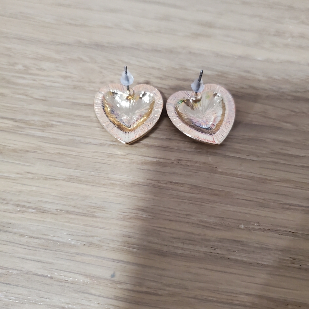 Aerie Heart Large Stud Earrings - Picture 3 of 4